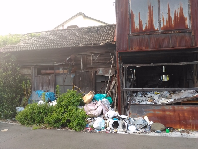 ゴミ屋敷のできるまでメインビジュアル